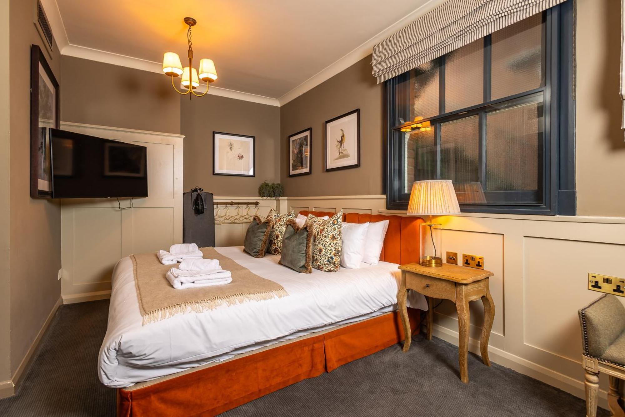 הרטפורד Salisbury Arms Hotel מראה חיצוני תמונה