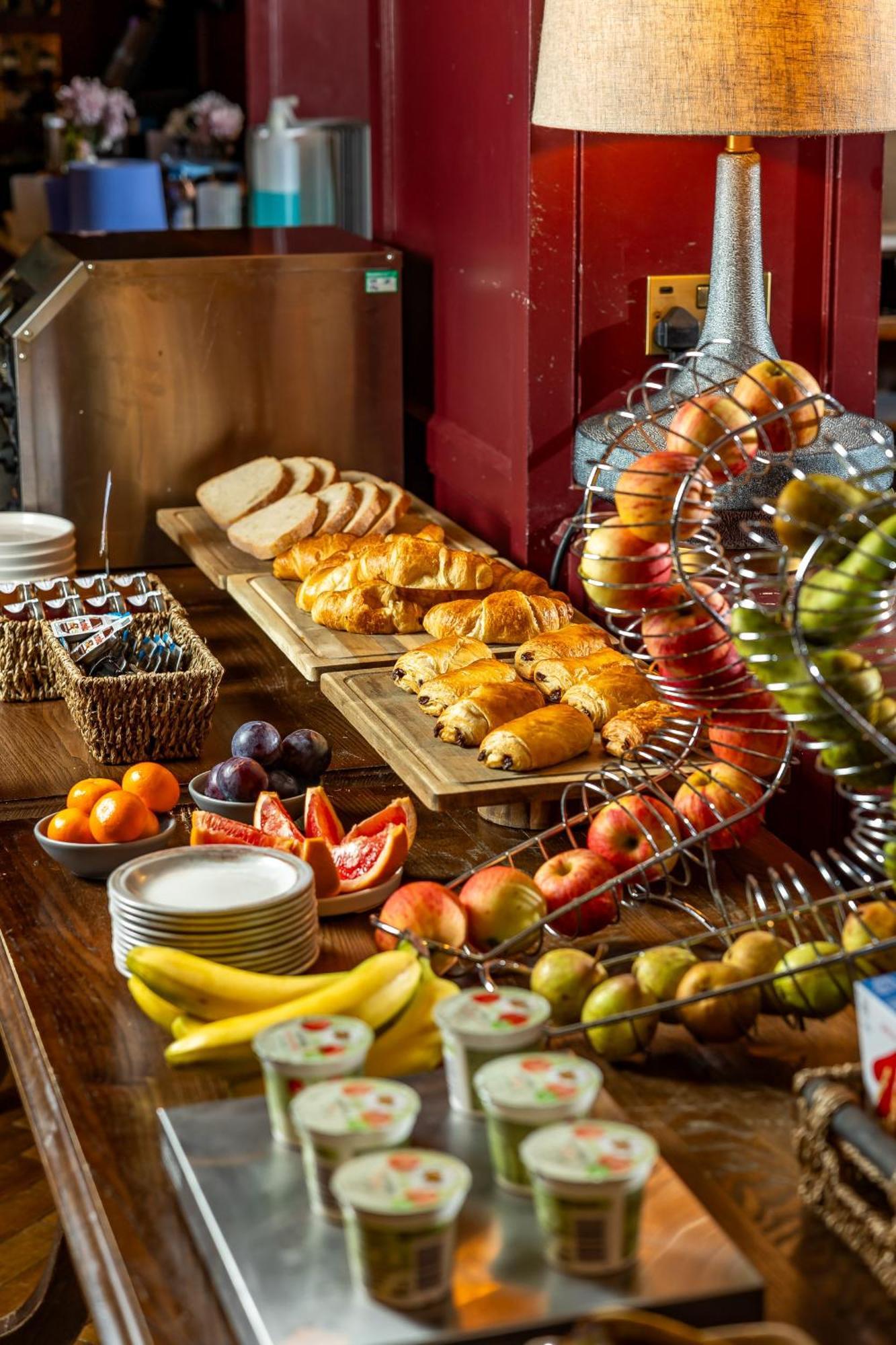 הרטפורד Salisbury Arms Hotel מראה חיצוני תמונה